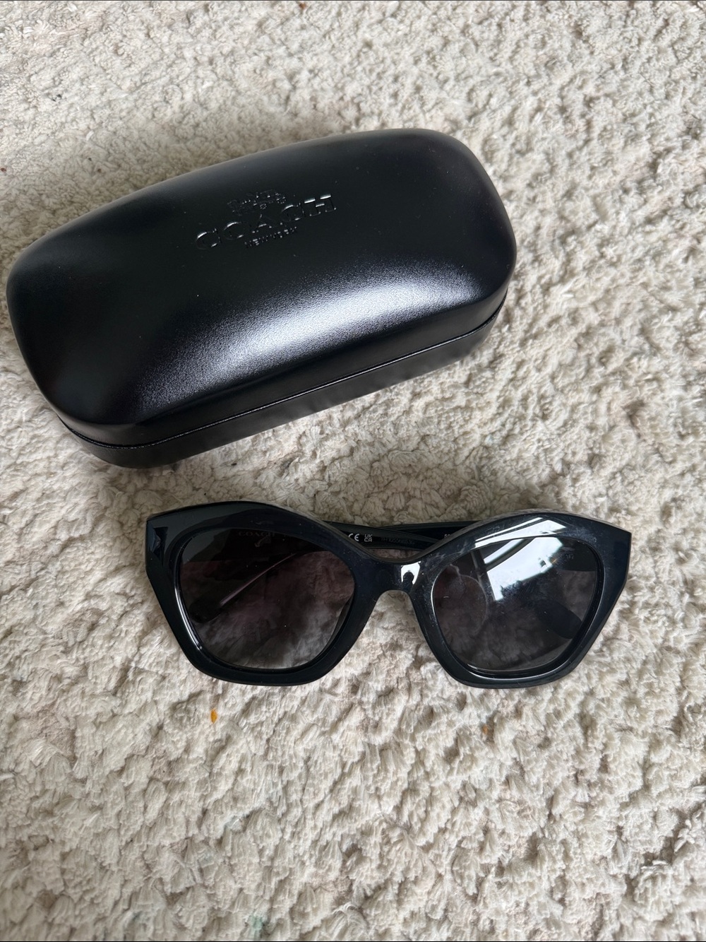NWT EXCLUSIVE Coach Black Cat-Eye Sunglasses with Case